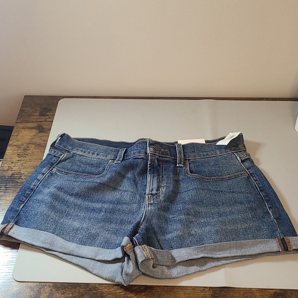 𝅺nwt Old Navy 3" Jean Shorts sz 6 - Picture 1 of 3